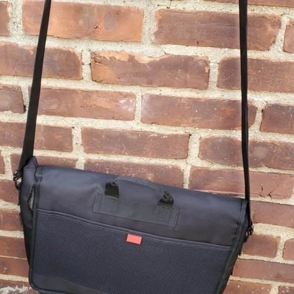 Swiss Gear laptop bag - Picture 4 of 16